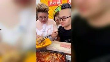 吃瓜芒果少女视频大全,揭秘网红幕后生活