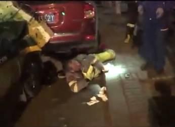 大爷吃瓜新闻视频,笑谈人间百态